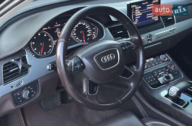 Седан Audi A8 2013 в 