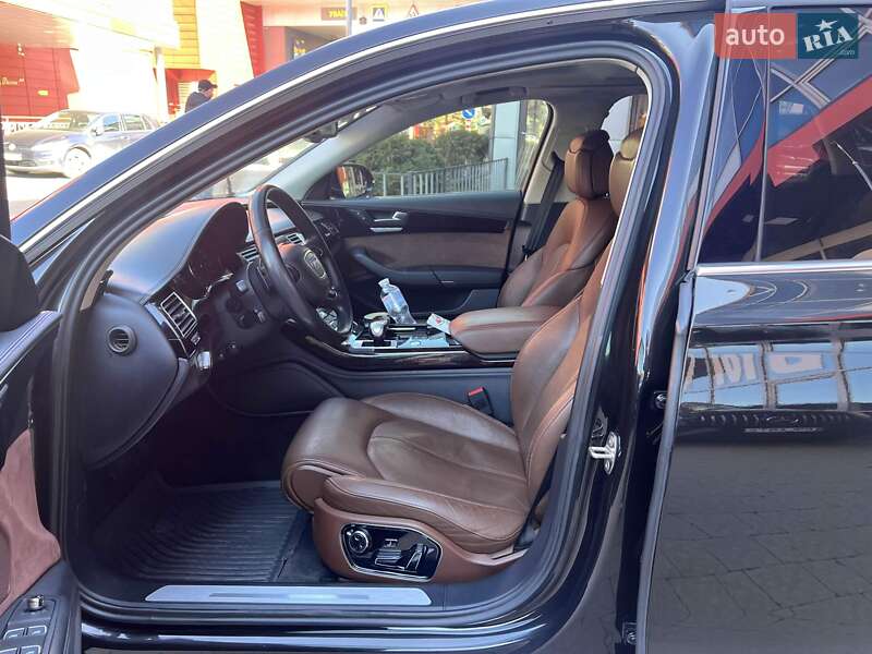 Седан Audi A8 2012 в Львове
