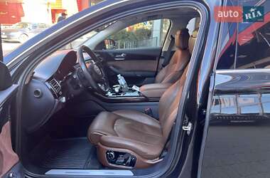 Седан Audi A8 2012 в 