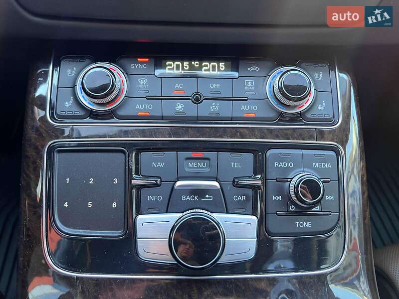 Седан Audi A8 2012 в Львове