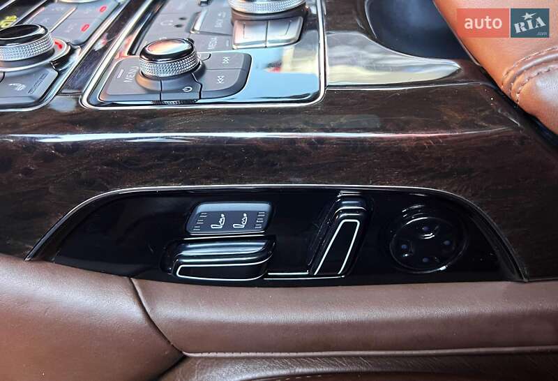 Седан Audi A8 2012 в Львове