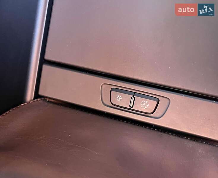 Седан Audi A8 2012 в Львове