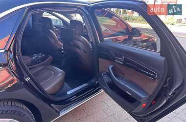 Седан Audi A8 2012 в 