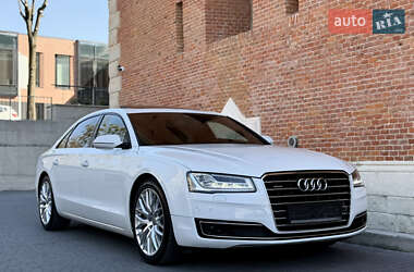 Седан Audi A8 2015 в 