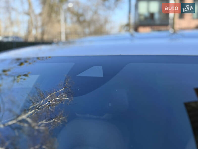 Седан Audi A8 2015 в Львове