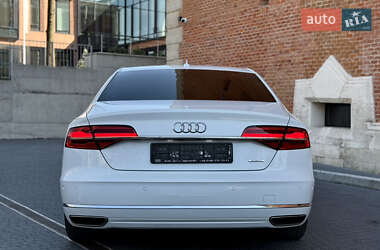 Седан Audi A8 2015 в 