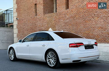 Седан Audi A8 2015 в 