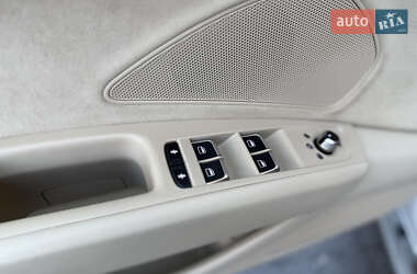 Седан Audi A8 2015 в 