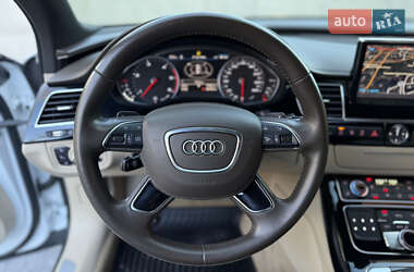 Седан Audi A8 2015 в 