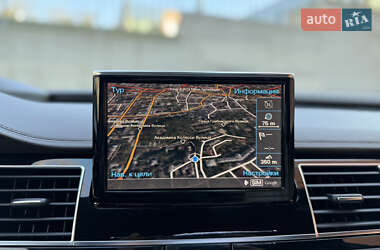 Седан Audi A8 2015 в 
