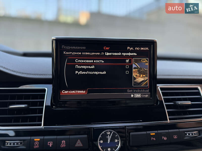 Седан Audi A8 2015 в Львове