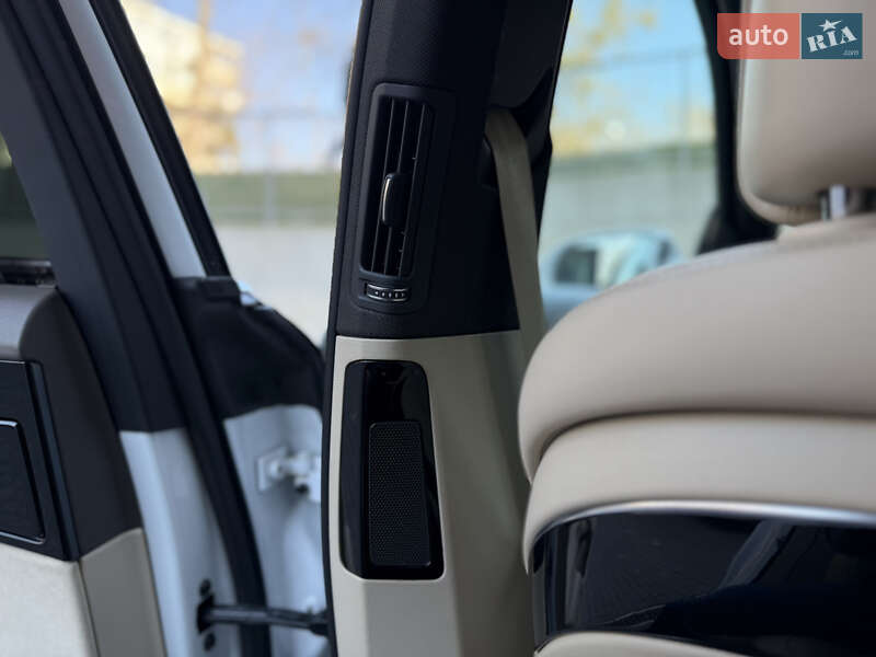 Седан Audi A8 2015 в Львове