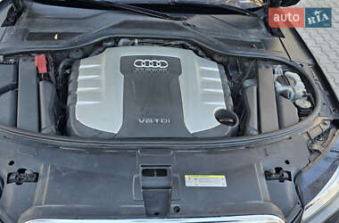 Седан Audi A8 2010 в 