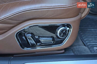 Седан Audi A8 2010 в 