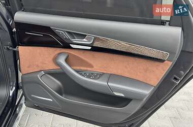 Седан Audi A8 2015 в 