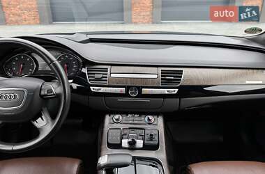 Седан Audi A8 2015 в 