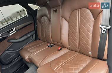 Седан Audi A8 2015 в 