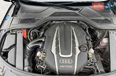 Седан Audi A8 2015 в 