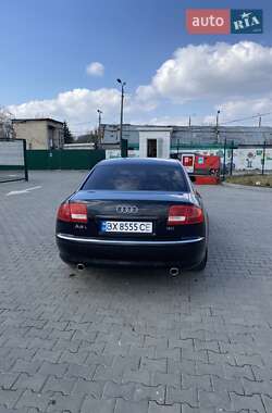 Седан Audi A8 2004 в 