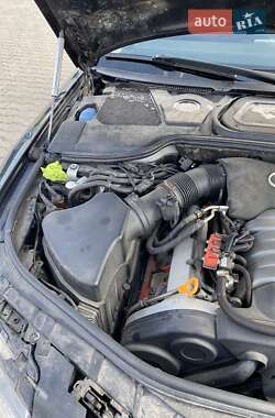 Седан Audi A8 2004 в 