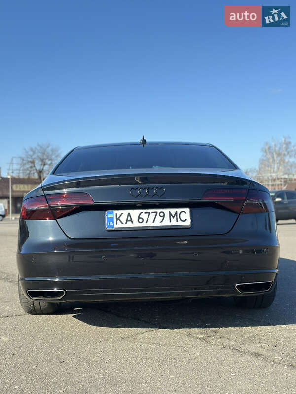 Седан Audi A8 2015 в Киеве