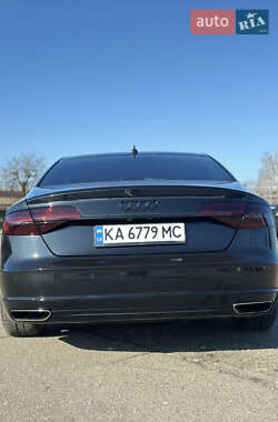 Седан Audi A8 2015 в 