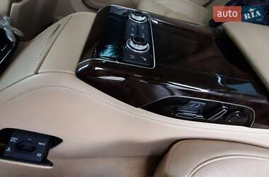 Седан Audi A8 2010 в 