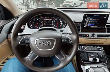 Седан Audi A8 2010 в 