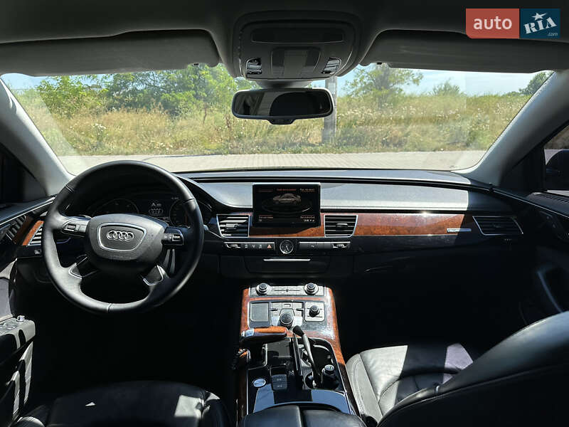 Седан Audi A8 2011 в Запоріжжі