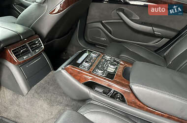 Седан Audi A8 2012 в 