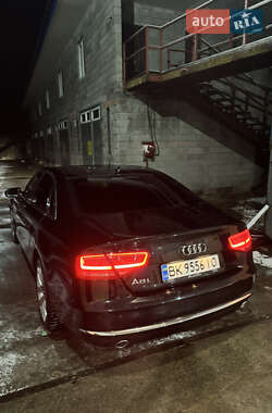 Седан Audi A8 2012 в 