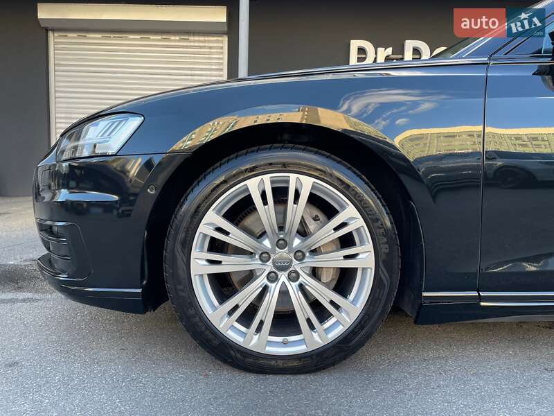 Седан Audi A8 2021 в Киеве