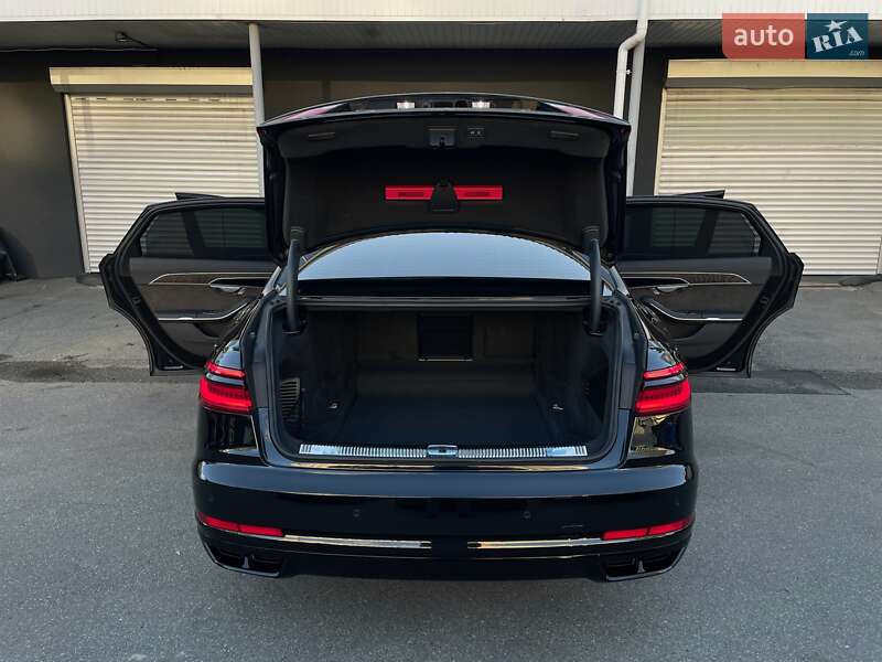 Седан Audi A8 2021 в Киеве