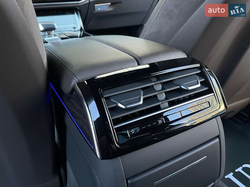 Седан Audi A8 2021 в Киеве