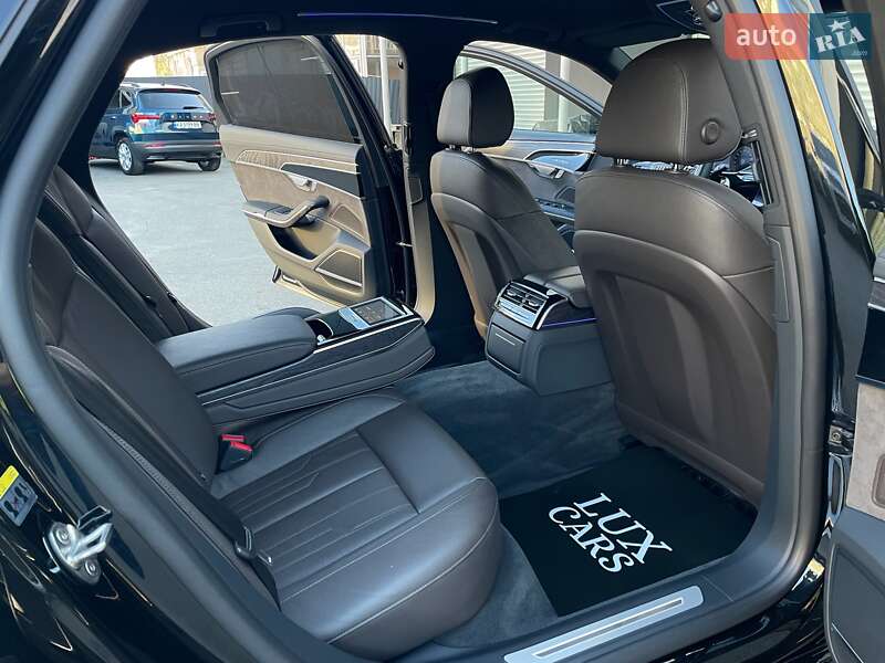 Седан Audi A8 2021 в Киеве