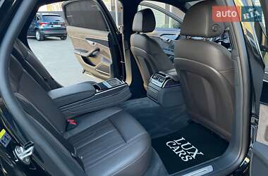 Седан Audi A8 2021 в 