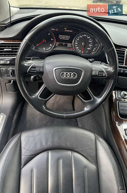 Седан Audi A8 2017 в 