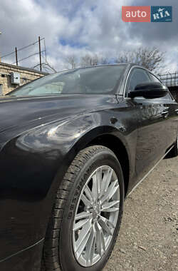 Седан Audi A8 2017 в 