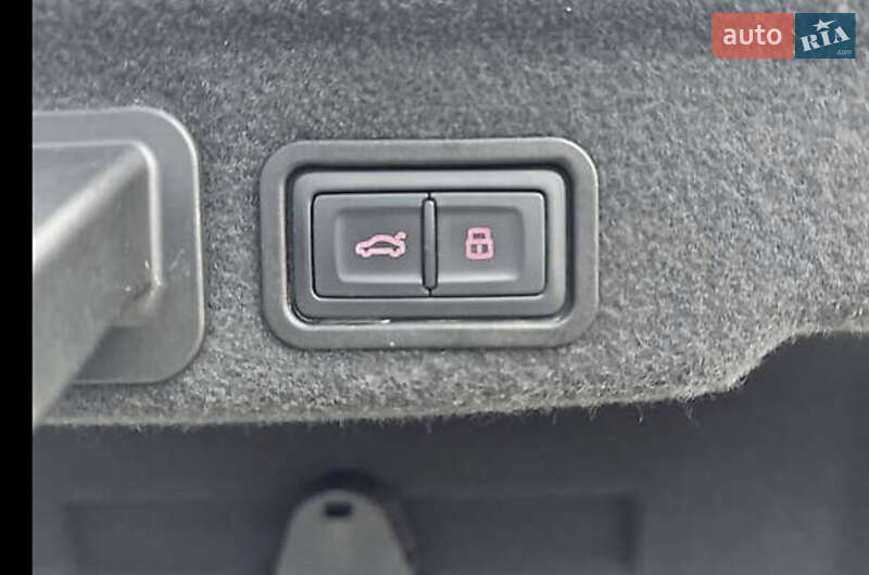 Седан Audi A8 2014 в Одессе