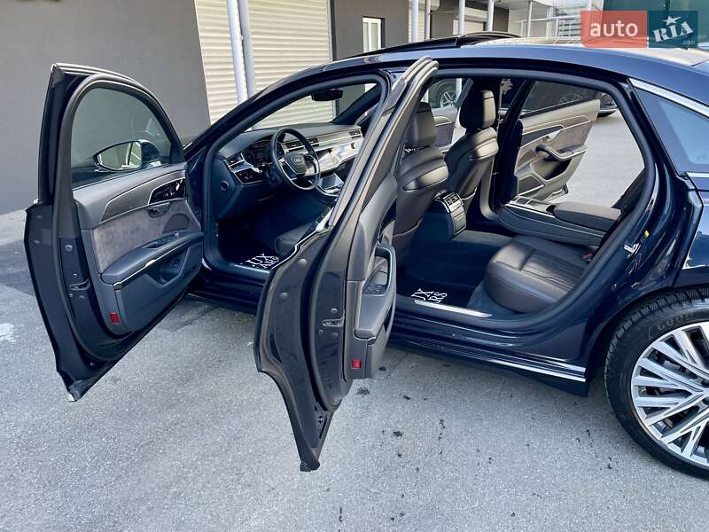 Седан Audi A8 2019 в Киеве фото 46 Седан Audi A8 2019 в Киеве
