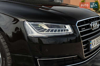 Седан Audi A8 2017 в 
