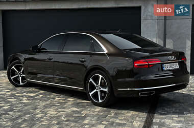 Седан Audi A8 2017 в 