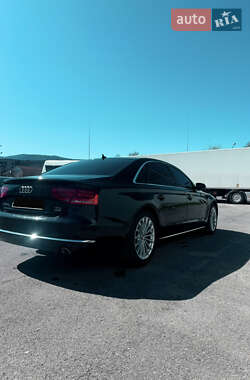 Седан Audi A8 2011 в 