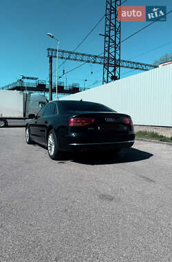 Седан Audi A8 2011 в 