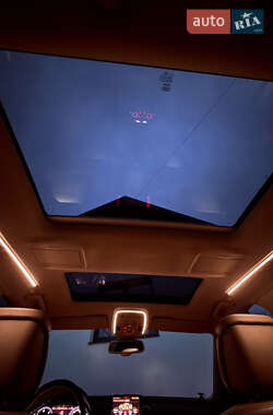 Седан Audi A8 2011 в 
