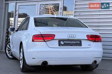 Седан Audi A8 2011 в 