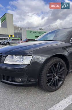 Седан Audi A8 2004 в 