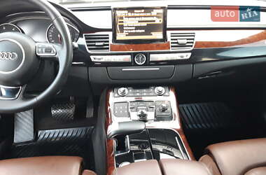 Седан Audi A8 2011 в 