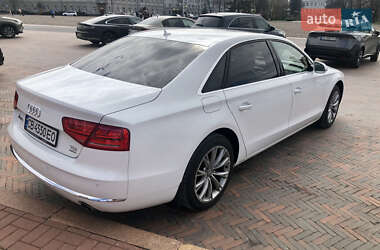 Седан Audi A8 2012 в 