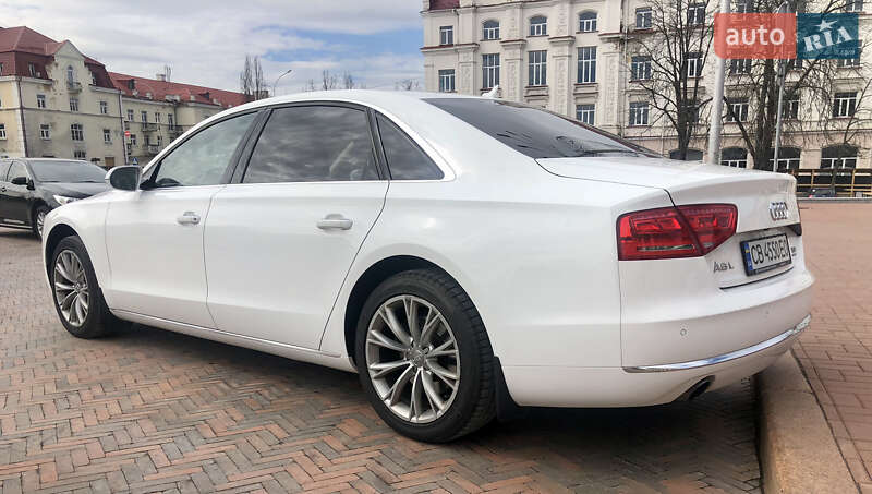 Седан Audi A8 2012 в Києві